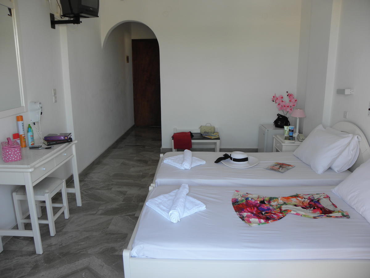 Areti Hotel Kamári 외부 사진