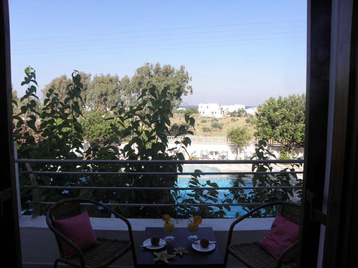 Areti Hotel Kamári 객실 사진